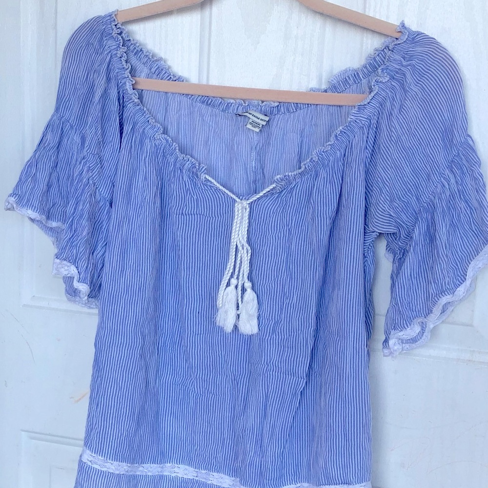 AE blue and white top